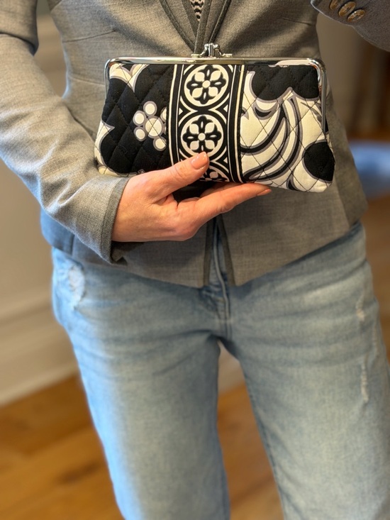 Vera Bradley Handbags - Vera Bradley Classic 2010s Retired Print Kiss Lock Wallet Black/White (NWOT)